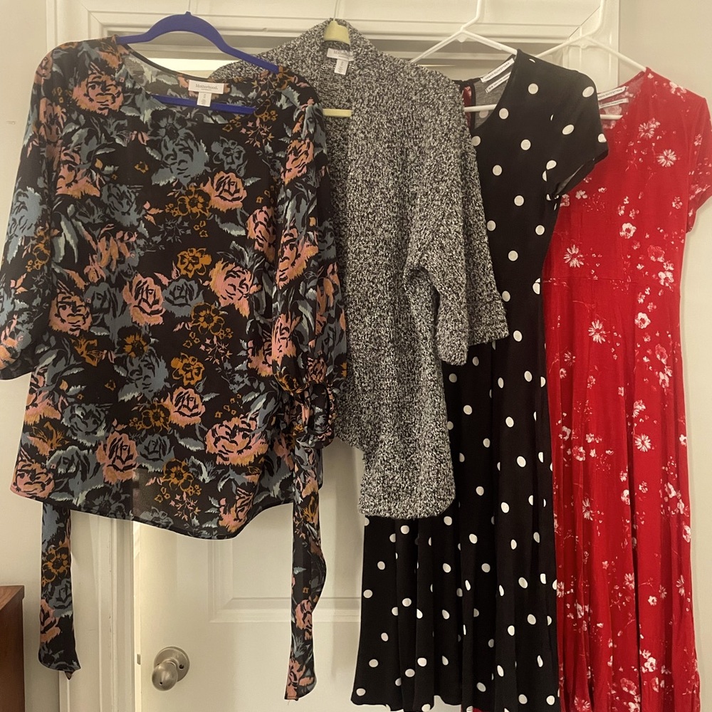 Maternity clothes set.